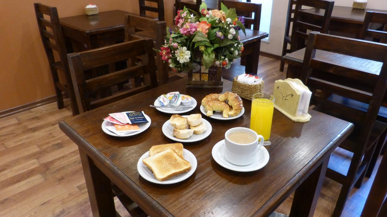 Hotel El Descanso Junín エクステリア 写真